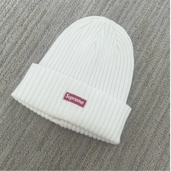 Supreme Accessories - Preloved cream Supreme beanie